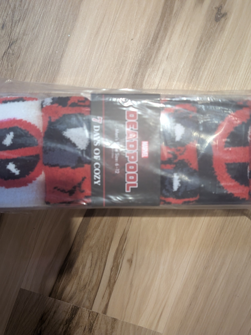 Marvel Deadpool Black, Red & White Crew Socks - Icon Pattern